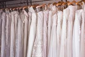 It generally offers one type of food (a kind of bread with cheese and tomato sauce) which you then choose what ingredients to add on top of it. How Early Is Too Early To Shop For Your Wedding Dress Leez Priory