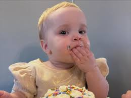 📍307 W Knox. Welcome to this beautifully updated duplex, offering modern  amenities and incredible investment opportunities! Unit A is a fully  remodeled 2-bed, 1-bath featuring a spacious kitchen with brand-new  appliances, stylish