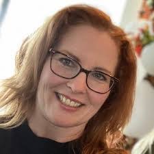 Claire Ginn's Instagram, Twitter & Facebook