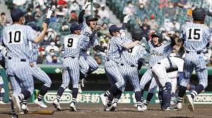 東海大相模 は 川和 のエース・ 吉田 悠平 を前にに8回まで1ー1の同点も9回に3番手で好投していた 石田 隼都 の適時打を皮切りに打線がつながり6得点を挙げ、7対1で勝利し5回戦進出を決めた。 ã‚»ãƒ³ãƒãƒ„é«˜æ ¡é‡Žçƒ å„ªå‹ã¯æ±æµ·å¤§ç›¸æ¨¡ ã‚µãƒ¨ãƒŠãƒ©ã§æ˜Žè±Šã«å‹åˆ© é«˜æ ¡é‡Žçƒ Nhkãƒ‹ãƒ¥ãƒ¼ã‚¹