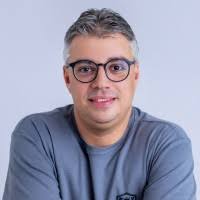 Victor Rossini Magalhães Email & Phone Number