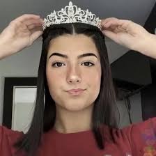 Dazzledqmileo 802 Followers 2107 Following 4852 Likes Watch Awesome Short Videos Created By I In 2020 Aesthetic Girl Beautiful Girl Image The Most Beautiful Girl