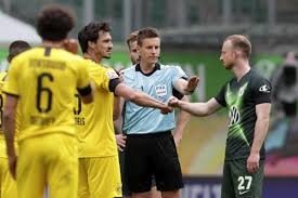 Born 16 december 1988) is a german professional footballer who plays as a centre back for bundesliga club borussia dortmund and the. Borussia Dortmund Hopeful Mats Hummels Will Be Fit For Bayern Munich Clash After Being Forced Off Injured London Evening Standard Evening Standard
