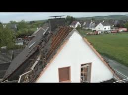 Jeder unserer redakteure begrüßt sie als kunde zu unserem test. Sieben Verletzte Nach Blitzeinschlag In Mehrfamilienhaus Youtube