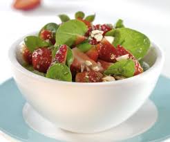 Rezepte Fur Schwangere Spinatsalat Mit Erdbeeren Spinat Salat Essen Stillzeit