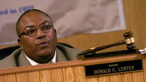 Donald Luster's Instagram, Twitter & Facebook