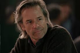 A detective in a small pennsylvania town investigates a local murder while trying to keep her life from falling apart. Interview Mare Of Easttown S Guy Pearce Brief Take