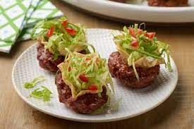 Next, layer chopped onion, green pepper, then ground beef, seasoned with salt and pepper. 50 Quick And Easy Ground Beef Recipes Food Network Canada