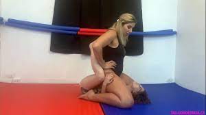 Tall goddess gia sitting on tiny girl