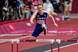Karsten warholm of norway celebrates after winning gold and setting a new world. Karsten Warholm Breaks Own World Record In 400m Hurdles Video Algulf