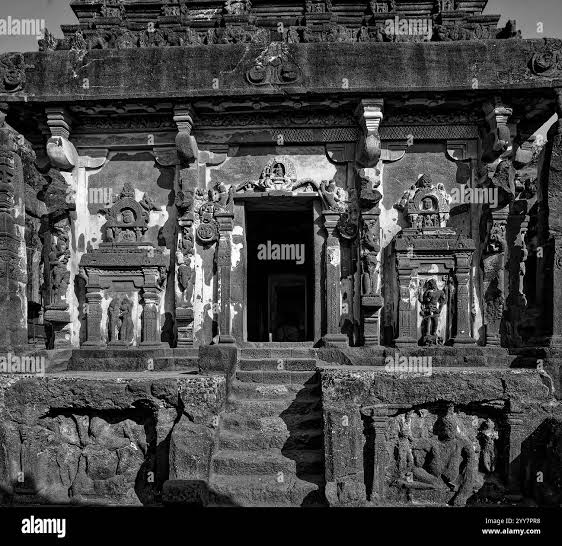 Ellora Black and White Stock Photos & Images - Alamy