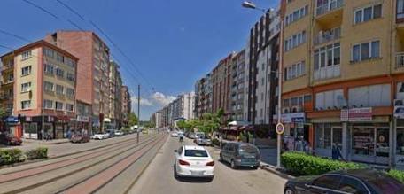 Üniversite Caddesi'nde kalmak, her yere yürüme mesafesinde olmak ve ulaşım masrafını sıfırlamak demektir., yapay zekayla üretilmiş