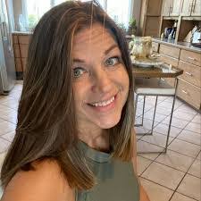 Tracy Escobar's Instagram, Twitter & Facebook