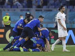 We can expect a thrilling contest between these two countries at stadio olimpico. Q4u8w1ganofzrm