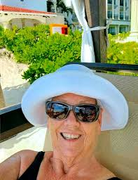 Jeanne Cady's Instagram, Twitter & Facebook