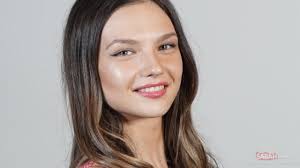 Aşk çok inandığım bir duygu değil ben sevgiye daha çok inanırım, bir yerde okumuştum bir çiçeğe aşık olursanız onu koparıp eve . Nilsu Berfin Aktas Kimdir Kac Yasinda Kuzey Yildizi Ilk Ask Dizisinin Gokce Si Nilsu Berfin Aktas Nereli Medya Haberleri
