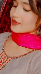 Is tarah se dekho tum sadgi bikhar jaye