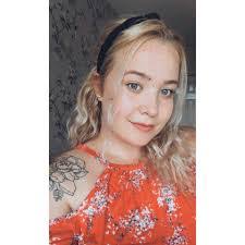 Shauna Bentley's Instagram, Twitter & Facebook