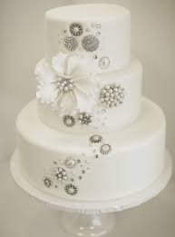 Sparkle Brooch Wedding Cake By Great Dane Bakery Big Wedding Cakes Beautiful Wedding Cakes Baking Art
