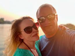 Честит да си, Любов!❤ Пожелавам здраве и куфар, който никога не се прибира!  Време за теб и време за нас! Обичам те!🥰😘❤