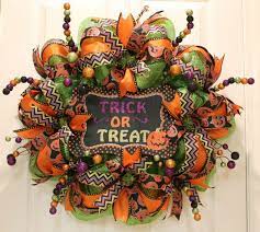 Nine times out of ten i start with a grapevine wreath…or sometimes two grapevine wreaths. 20 Awesome Diy Halloween Wreaths Designs Home Design Lover