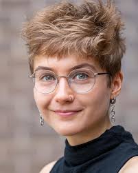 Anna Biggs's Instagram, Twitter & Facebook