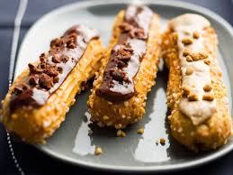 Decouvrez Notre Recette Facile Et Rapide De Eclair Chocolat Inratable Sur Cuisine Actuelle Retrouvez Le Eclair Au Chocolat Recette Recette Eclair Au Chocolat
