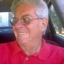 Poniendo mi cara de 49 años sin maquillaje. ¿Todavía está bien?