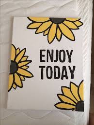 Easy Things To Paint On Canvas37 Jpg 600 800 Pixels Cute Paintings Mini Canvas Art Easy Canvas Painting