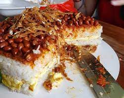 It's always served with malaysian sambal (which there are hundreds of varieties), a hard boiled egg, fried peanuts and dried anchovies. Order This Unique Nasi Lemak Cake That S Perfect For Any Singaporean Celebration Sethlui Com