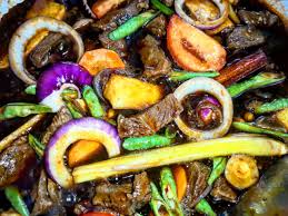 Langkah pertama yang bisa anda lakukan untuk memulai langkah pada tambahkan air kedalam tumisan bersamaan dengan kecap manis secukupnya dan masak hingga kuah dalam tumisan menajdi lebih menyusut dan. Resepi Daging Masak Kicap Sedap Versi Pemalas