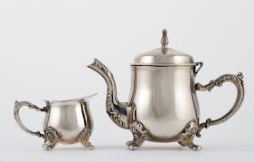 Silber mit alufolie und salz zum glänzen bringen. Mit Alufolie Und Salz Silber Reinigen So Geht S