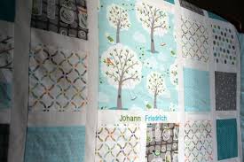 Krabbeldecken mit namen, anleitung eine baby krabbeldecke nähen lybstes, krabbeldecke baby einstein 3 in 1 spieldecke raupe to go, babydecken rosa baby krabbeldecke patchworkdecke ein, patchwork baby quilt krabbeldecke patchwork pinterest. Baby Patchworkdecken Fur Jungs Das Mach Ich Nachts