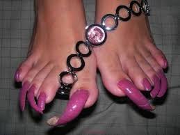 Entró en el libro guinness de los récords en varias ocasiones por sus uñas. Https Xn Uasdecoradas 9gb Co Los Peores Nailart
