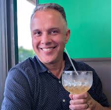 Maverick steering wheel volume control setup?