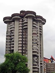 Torres blancas is a mixed use concrete building in madrid, spain designed in 1961 by spanish architect, francisco javier sáenz de oiza.1 the structure is a noted example of spanish organicism. Torres Blancas Un Rascacielos Emblematico 1967 El Madrid De Franco Una Ciudad Cautiva 1939 1975