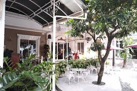 Sarapan pagi untuk 2 orang. Rumah Putih Poolside Restaurant Cempaka Putih Jakarta Restaurant Reviews Photos Phone Number Tripadvisor