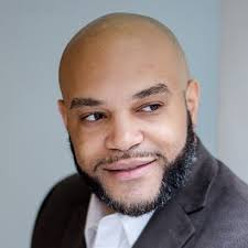 Introducing the new Hofstra brand logo! 🎉💙 The new logo is “a shield  shaped like a tulip that honors Hofstra's Dutch heritage, and encases the  iconic 'H' monogram. It hints at an