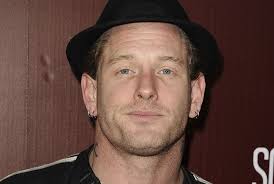 Baro (B1A4) & Kim Yoo Jung Tonton Bola Sepak Bersama