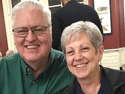2017 BUSINESS LEADERS PROFILE: Larry and Janice Wesley, Bear's Burgers &  Dawgs