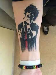 Heart with skull and crossbones. Tattoo Billie Joe Armstrong Singer Of Green Day Omg Amazing I Love This Tattoo Green Day Tattoo Emo Tattoos Tattoos