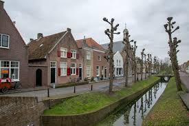 The place was given city rights in 1283. Nieuwpoort Is Een Van De Mooiste Dorpjes Van Zuid Holland