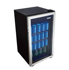 Capacity interior will accommodate up to 61 beverage cans and 21 bottles of wine. Dbc117a1bssdb 6 Danby 117 355ml Can Capacity Beverage Center En Us