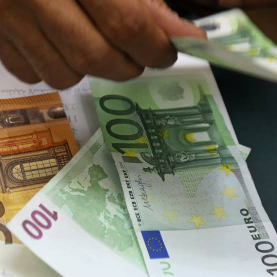 لماذا لا تستخدم بعض دول الاتحاد الأوروبي عملة اليورو؟ | اقتصاد | الجزيرة نت