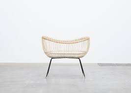 Auf Einem Filigranen Metallgestell Steht Das Stubenbett Lola So Wirkt Es Leicht Beinahe Schwebend Was Es Zugleich Zu Einem Stubenbett Rattanbett Eiche Holz