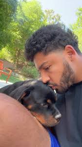 Annie Receives Endless Kisses from Fans