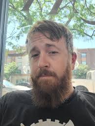 Seeing who can make the more perfect cut 🔪🤣