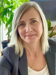 Karen Prince's Instagram, Twitter & Facebook