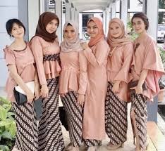 Baju kurung songket dokoh maroon saeeda collections. 100 Inspirasi Model Baju Batik Wanita Kombinasi Gamis Terbaru Wikipie Co Id