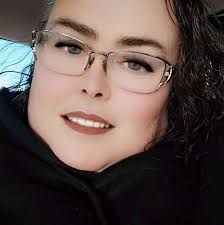 Tina Simmers's Instagram, Twitter & Facebook